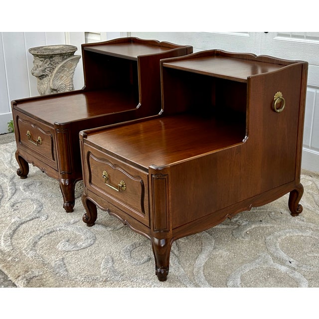 Heritage Henredon Walnut Tables French Louis XV 2 Tier Step Side End Pair 60s For Sale - Image 12 of 15
