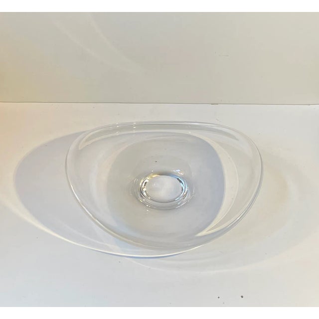 Large Freeform Glass Bowl by Per Lütken for Holmegaard, 1960s For Sale - Image 6 of 9