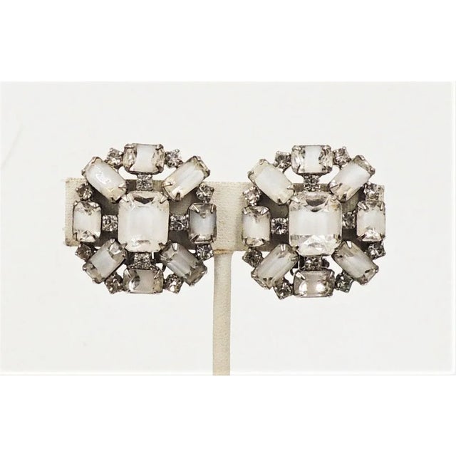 Vintage 1960s Kramer Rhodium Plated White Givre Clip Earrings - 2 Pieces For Sale In Philadelphia - Image 6 of 9