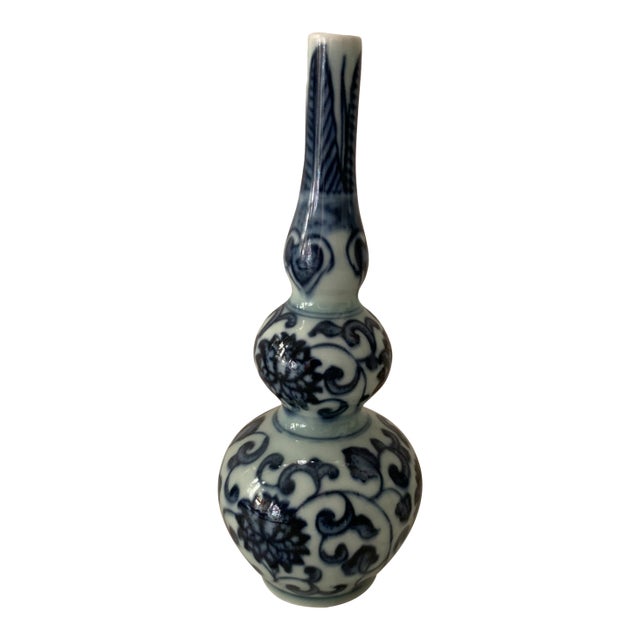Blue & White Porcelain Floral Chinoiserie Vase For Sale