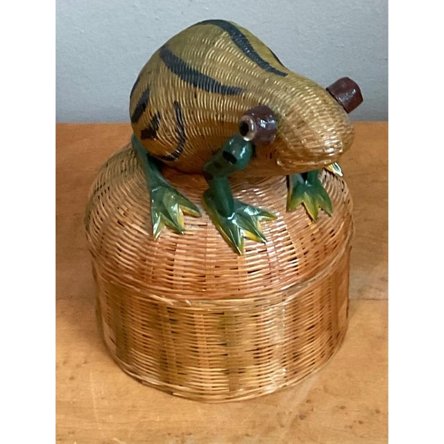 Vintage Shanghai Weave Frog Basket For Sale - Image 4 of 12