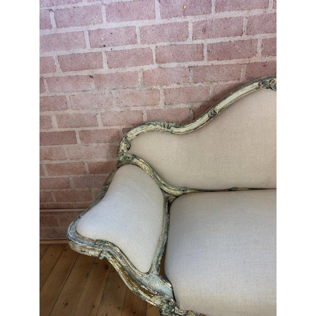 18th Century French Louis XV Corbeille Settee With Original Distressed Patina and Shell Crest For Sale - Image 5 of 18