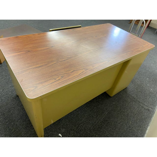 1970s Vintage Mid Century Modern Tanker Desk For Sale In Sacramento - Image 6 of 9