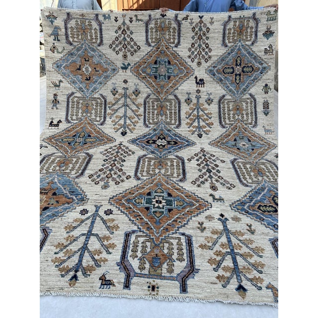 2000 - 2009 Ivory Tribal Qashqai Carpet 8x10 For Sale - Image 5 of 6
