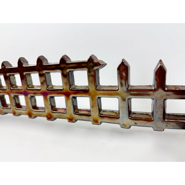 Art Deco Enamelled Cast Iron Knights Fire Guard Compagnion, 1920s For Sale - Image 9 of 12