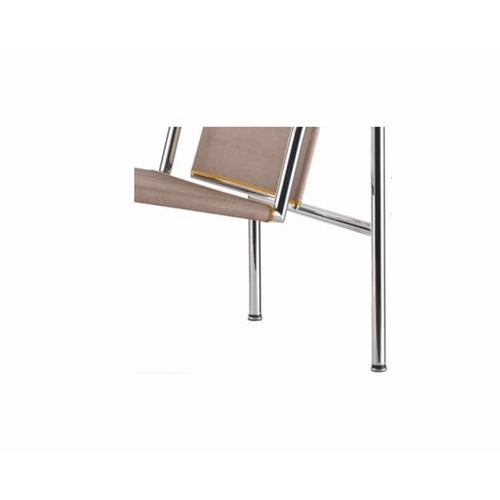 Cassina LC1 UAM Chair by Le Corbusier, P. Jeanneret, C. Perriand for Cassina For Sale - Image 4 of 7