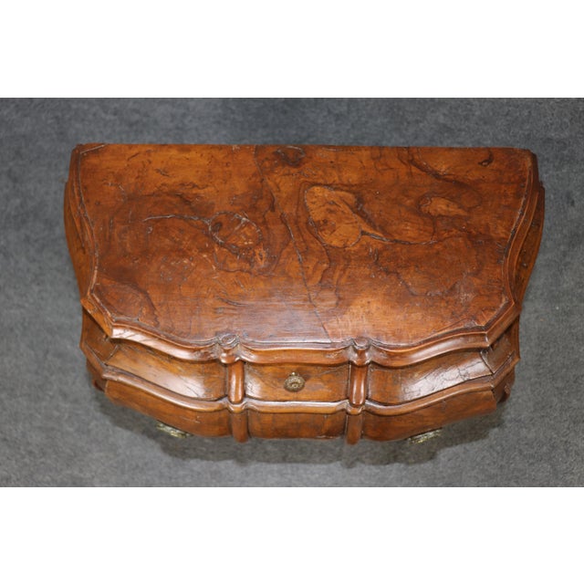 Pair of Antique Italian Baroque Style Brass Mounted Bombe Nightstands For Sale - Image 9 of 15