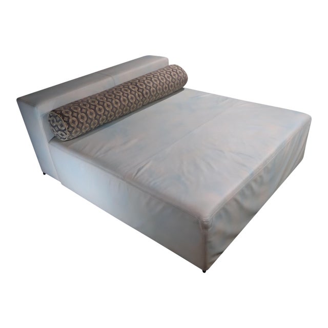 White Leather Lounge Platform Sofa – Sculptural Low Profile Design (Loom) For Sale