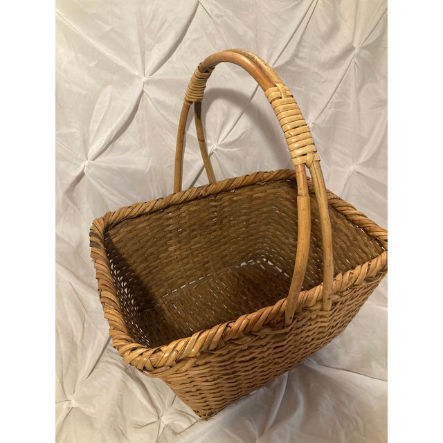 Wood Vintage American Made Basket. Handwoven Large Natural Market Basket With a Classic Rectangular Shape and Arched Handles. Rustic and Elegant For Sale - Image 7 of 11