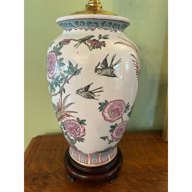 Late 20th Century Chinoiserie Porcelain Pheasant and Peony Lamp on Ming Base For Sale - Image 4 of 10