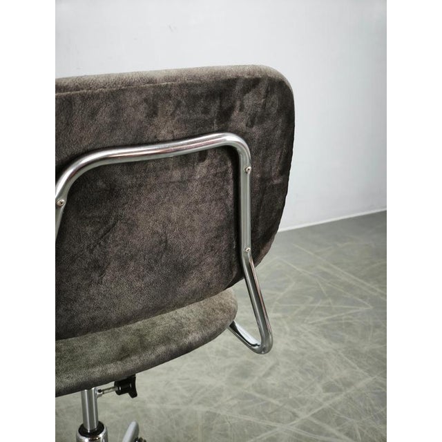 Italian Swivel Office Chair with Chrome Base, 1970s For Sale - Image 13 of 15