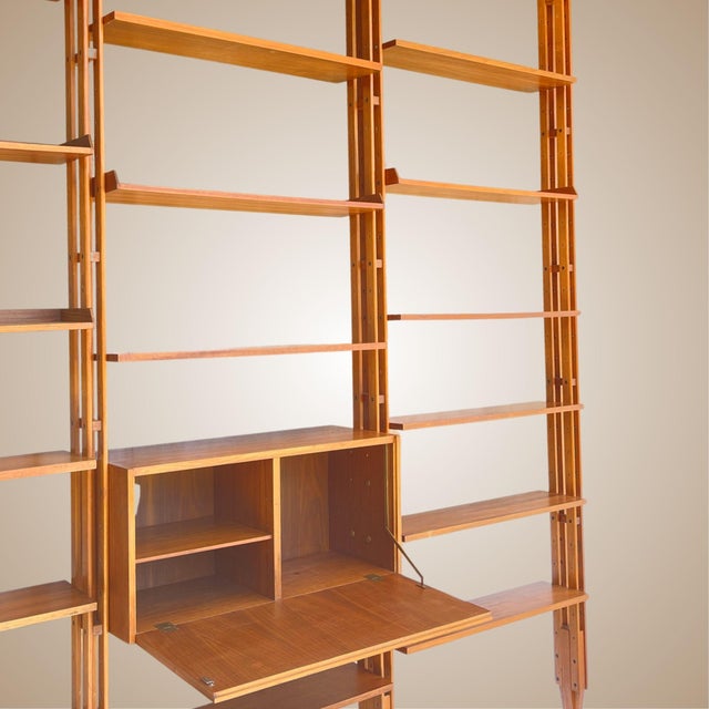 1960s LB7 Modular Bookcase from Franco Albini, Italy, 1960s For Sale - Image 5 of 18