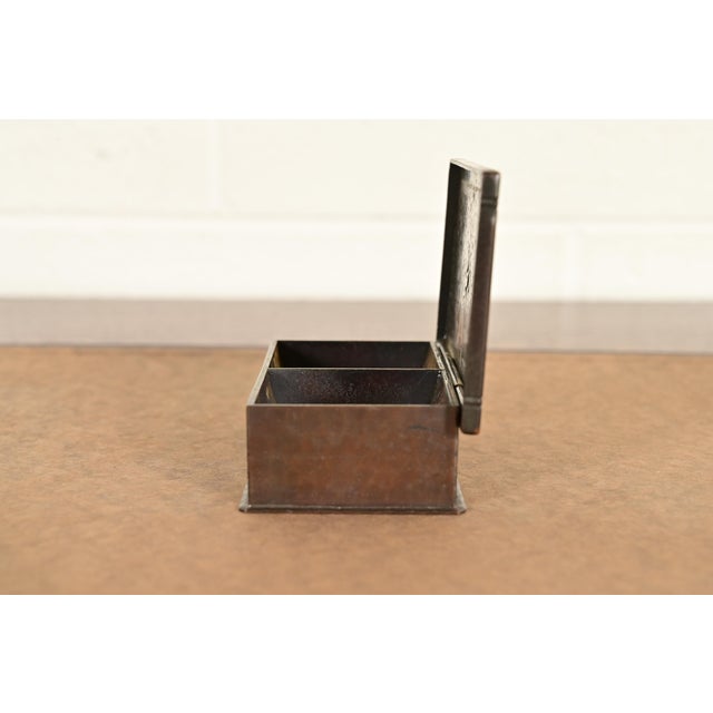 Copper Roycroft Arts & Crafts Hammered Copper Quatrefoil Stamp Box For Sale - Image 8 of 12