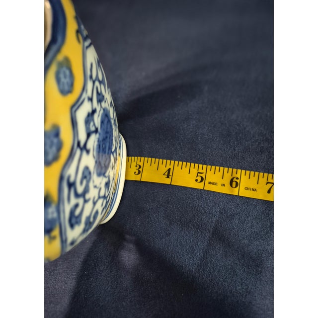 Antique Chinese Republic Period Qianmao Yellow & Cobalt Blue Basket Vase For Sale - Image 4 of 6