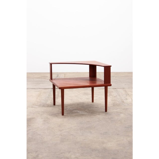 Discover the elegance of Scandinavian design with our Swedish corner table. A timeless piece of furniture that makes a...