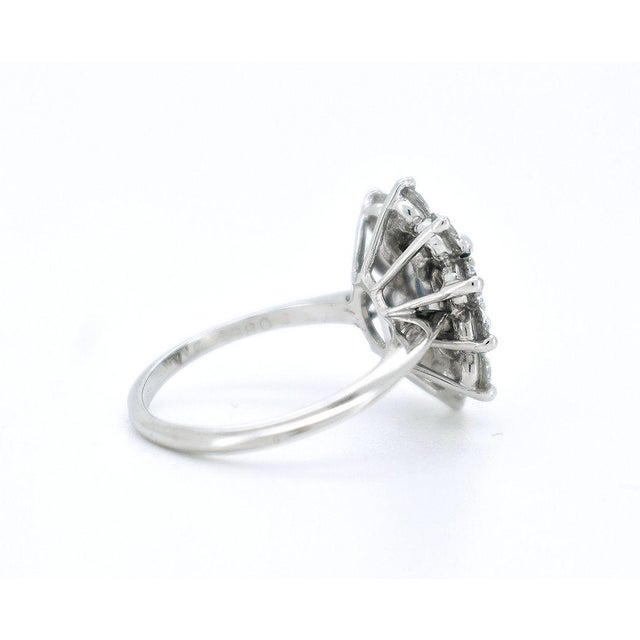 1990s Vintage Daisy Ring in 18 Carat Gold, Natural Sapphire and Diamonds, Size 4.75 For Sale - Image 4 of 11