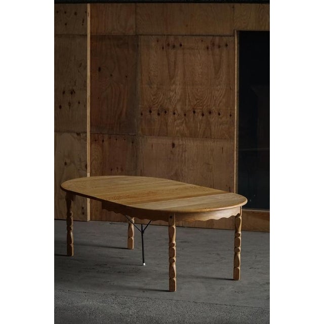 Mid-Century Danish Round Dining Table in Oak with Extensions, 1960s For Sale - Image 4 of 18
