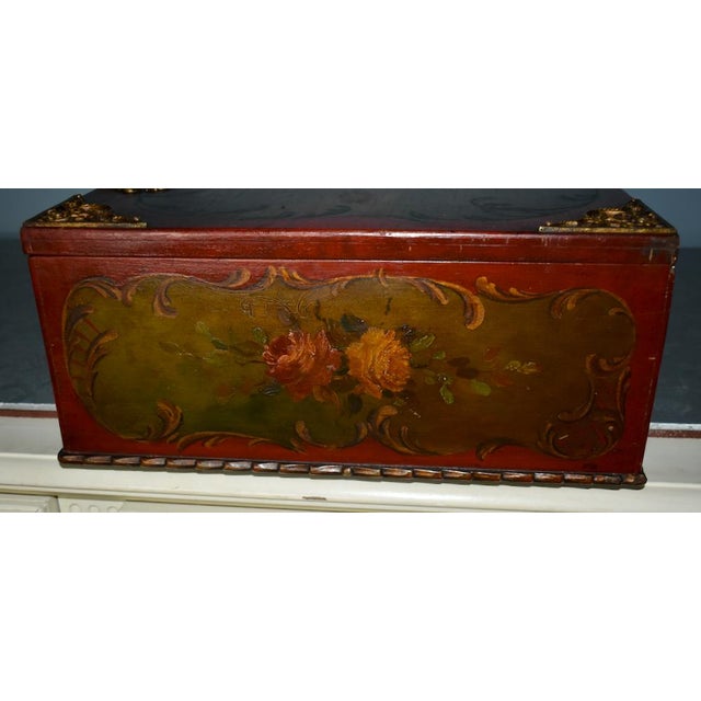 Antique Florentine Style Painted Box With Floral Details & Brass Fittings For Sale In Philadelphia - Image 6 of 12