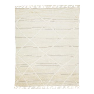 2020s Modern Moroccan Style Wool Rug With Ivory Tribal Pattern For Sale