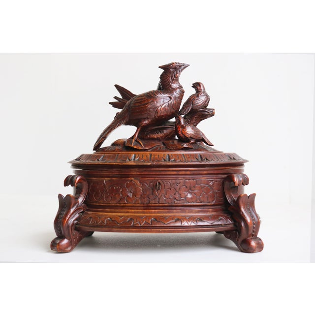 Brown Large Antique 19th Century Swiss Black Forest Oval Jewelry Box in Walnut, 1880 For Sale - Image 8 of 8