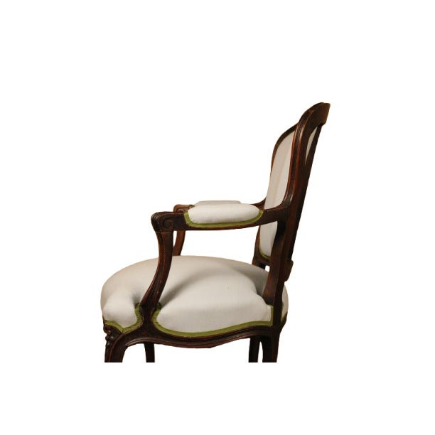 French Early 20th Century Pair of Louis XV Style Beech Fauteuils For Sale - Image 3 of 7