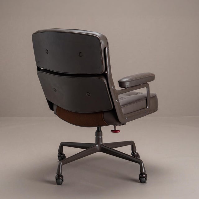 Herman Miller Eames Time Life Executive Chair by Herman Miller in Original Cigar Brown Leather & Brown Coated Frame For Sale - Image 4 of 12