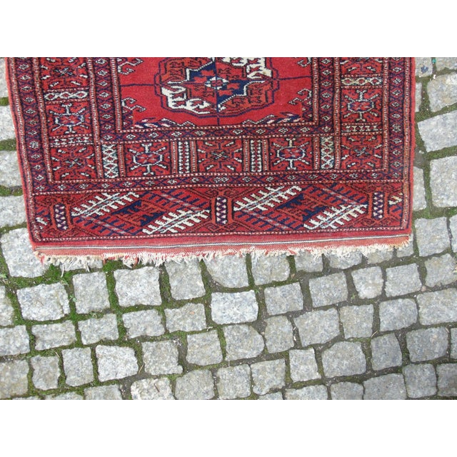 Mid-Century Modern Pakistani Handwoven Bokhara Royal Woolen Carpet, 1980s For Sale - Image 3 of 6