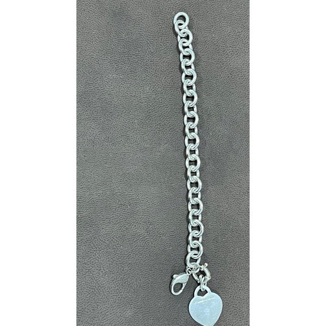 2020s Tiffany & Co. Sterling Silver Heart Tag Charm Bracelet Tiffany & Co. In Box For Sale - Image 5 of 8