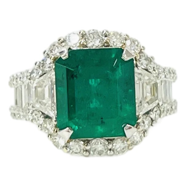 Mid 20th Century 4 Carat Colombian Emerald Octagon & Multi Shape Diamond Ring in 18k White Gold, Size 6.5 For Sale