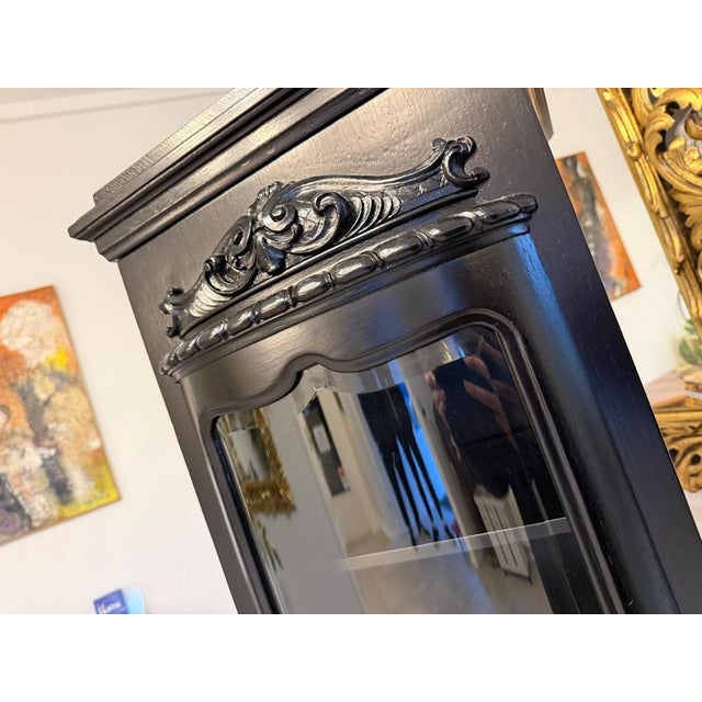 Art Nouveau Display Pillar Cabinet For Sale - Image 17 of 18
