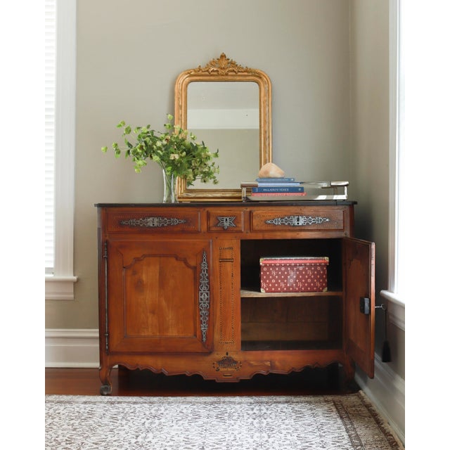 Late 18th Century French Provincial Louis XV Walnut Sideboard, 18th Century Buffet For Sale - Image 5 of 12