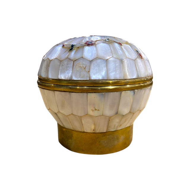 Shell Vintage Mother-of-Pearl & Brass Floral Inlay Trinket Box For Sale - Image 7 of 14