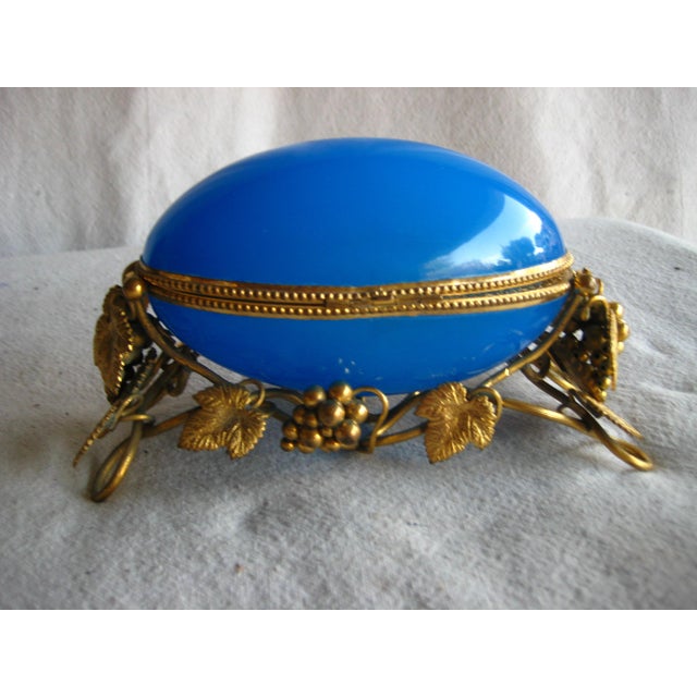 French Large Bleu Opaline Egg Box With Perfume Bottles View of Paris 19 Century For Sale - Image 4 of 12