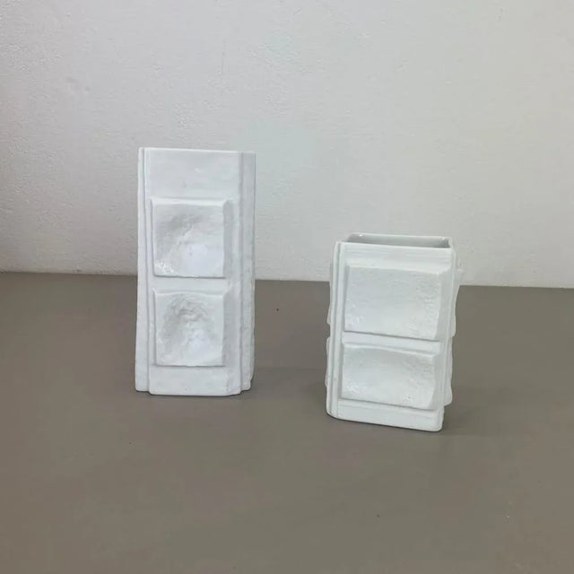 Article: Op art porcelain vase set of 2 Producer: Rosenthal, Germany Designer: Martin Freyer Decade: 70s : This original...