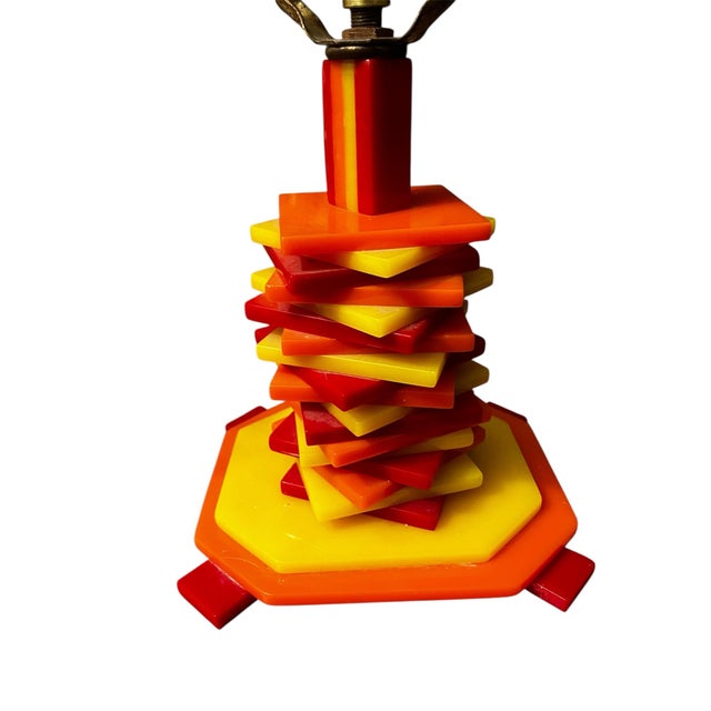 Orange Mid-Century Modern Geometric Stacked Acrylic Lucite Orange and Yellow Table Lamp With Contemporary Lamp Shade For Sale - Image 8 of 8