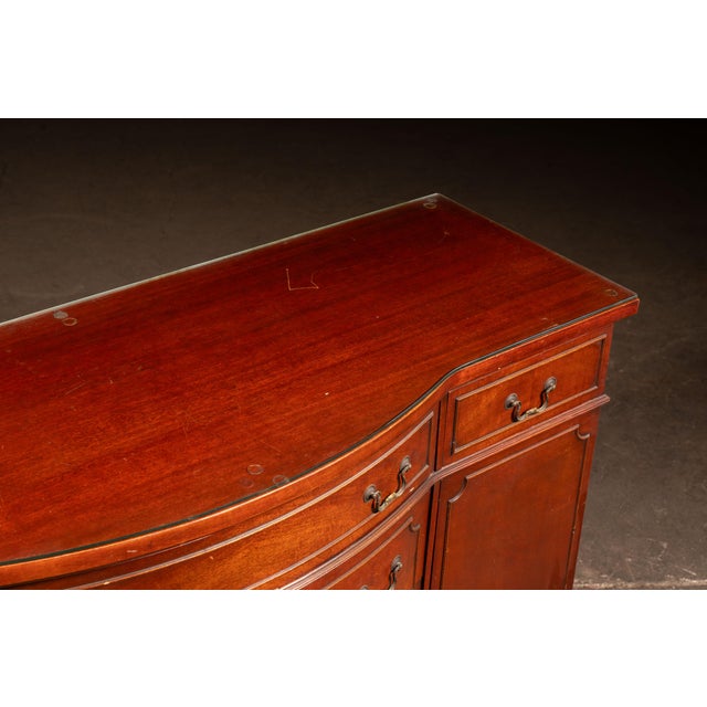 Mid 20th Century Georgian Revival Cherry Breakfront Sideboard Buffet With Glass Top For Sale - Image 4 of 12