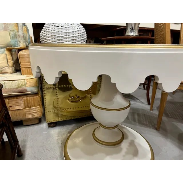 Baroque Kindel Dorothy Draper Scalloped Lamp Table For Sale - Image 3 of 10