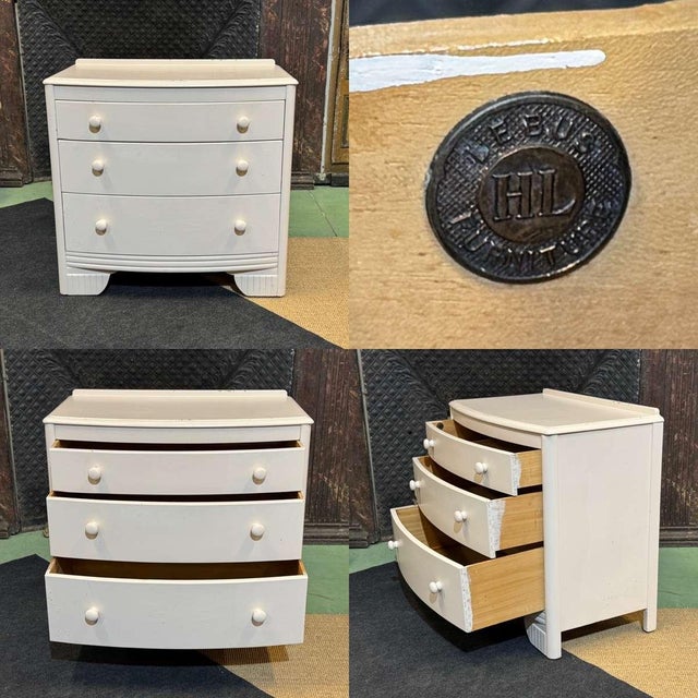 Small English chest of drawers from the 1960s in oak - W=77cm, D=45.5cm, H=75cm.