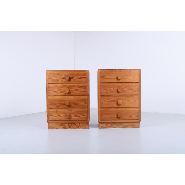 Small chest of drawers / nightstands from the seventies. Aestethic clean and angular lines, There are no decorative...
