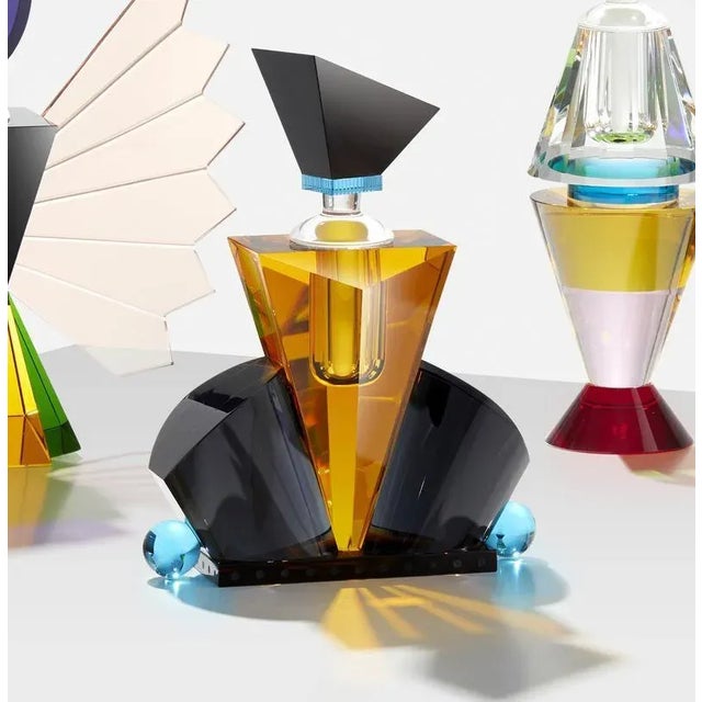 Fine handcut crystal grand hamilton perfume flacon. Materials: fine handcut crystal. Dimensions: d 8 x w 21 x h 26.5 cm....
