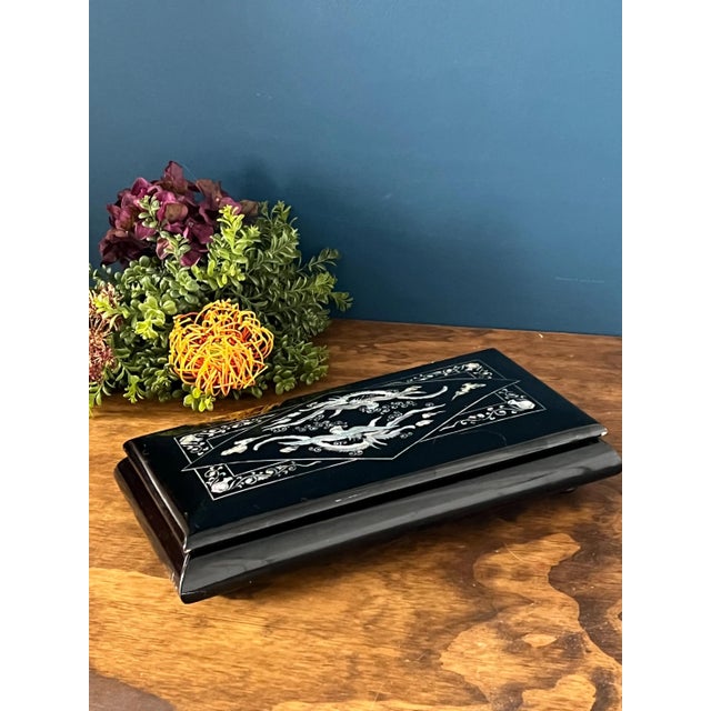Vintage Korean Lacquer Trinket Box – Mother of Pearl Inlay, Ashtray Insert For Sale In New York - Image 6 of 9