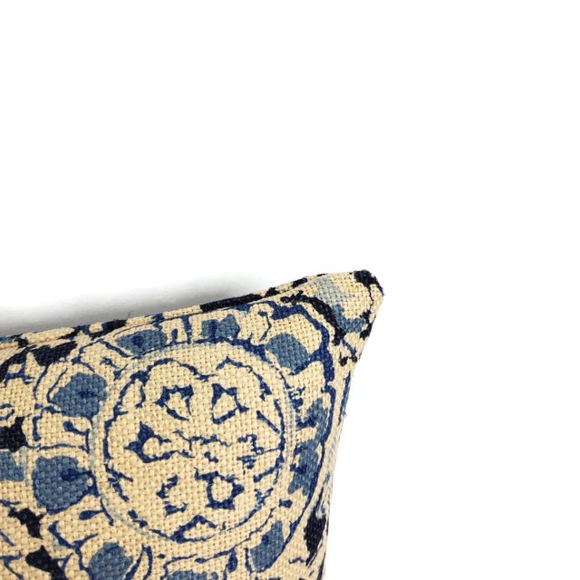 From Ralph Lauren is Arjuna Floral in the color Indigo pillow. This pillow has a stunning and unique floral print of navy,...