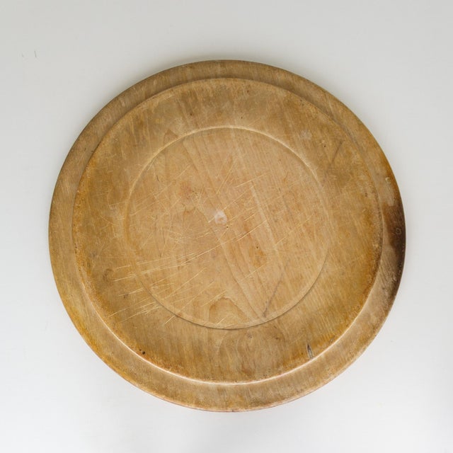 Tan 19th Century English Bread Board With a Hand Carved Wreath For Sale - Image 8 of 8