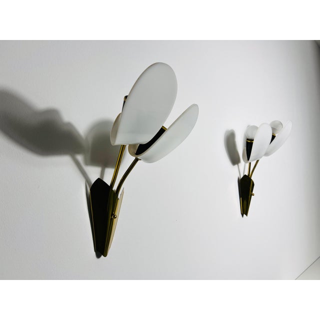 Gold Pair of Mid-Century Brass and Plexi Glass Wall Lamps, Italy, 1960s For Sale - Image 8 of 11