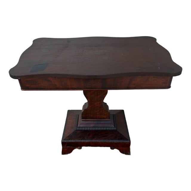 Antique American Victorian-Empire Mahogany Parlour Table, Circa 1840s For Sale