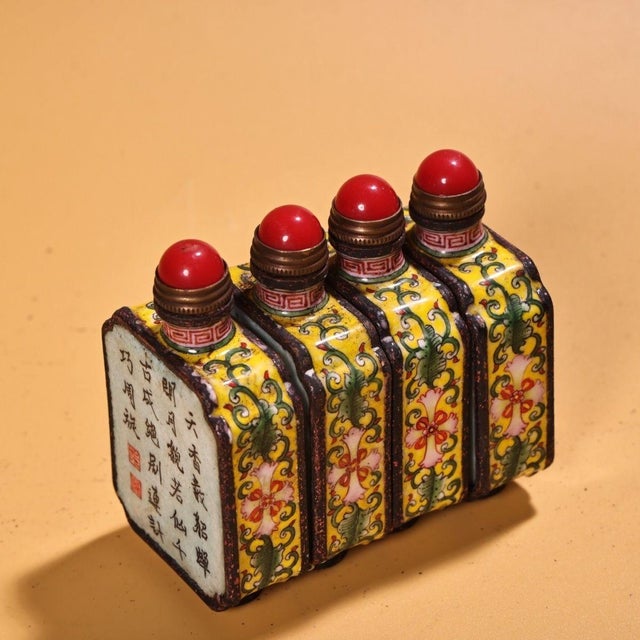 Late 19th Century Set of 4 Cloisonné Enamel Four Beauties Snuff Bottles, 320g Total For Sale In Los Angeles - Image 6 of 10