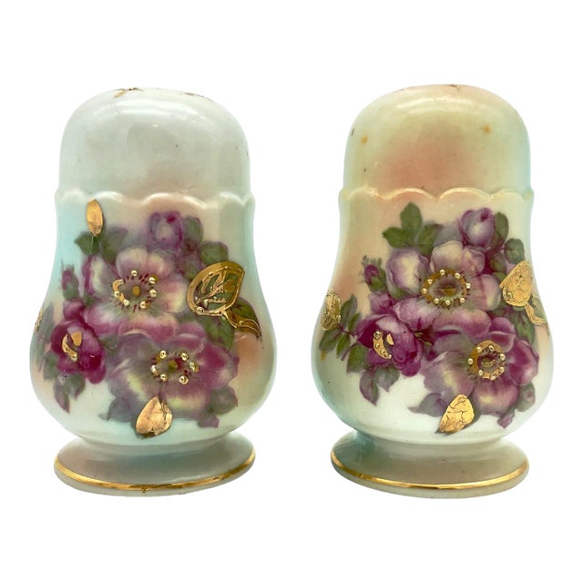 Vintage Porcelain Salt & Pepper Shakers With 24k Gold Details For Sale