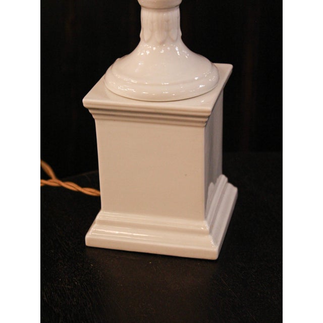 White Table Lamp from Manises, 1950s For Sale - Image 4 of 6