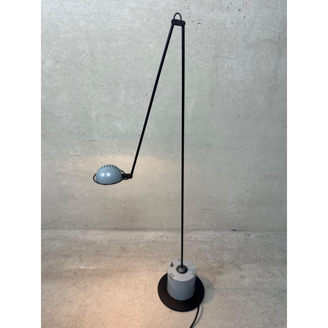 Vintage reading lamp (table or floor) with a minimalist design. Design: Kreon. Infinitely adjustable in all directions...