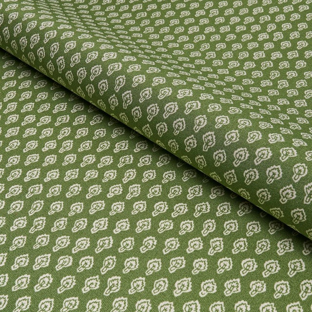 Not Yet Made - Made To Order Sample - Schumacher x Mark D. Sikes Hyacinth Indoor/Outdoor Fabric in Leaf Green For Sale - Image 5 of 6